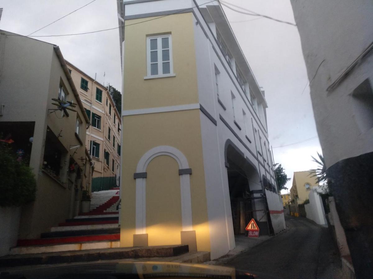 Old Town Brand New Studio Lägenhet Gibraltar Exteriör bild